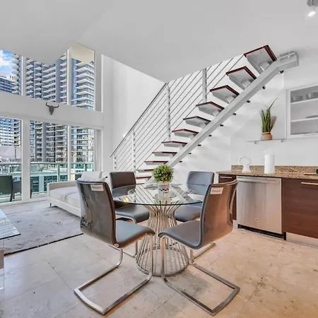 Amazing Loft Style 1 Bed With Water And City Views Villa